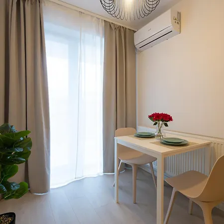 Apartment Hills - With Balcony & View