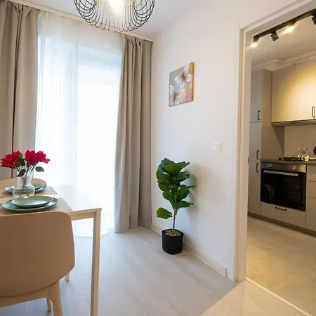 Apartament Hills - With Balcony & View
