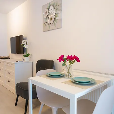 Hills - With Balcony & View Apartment *