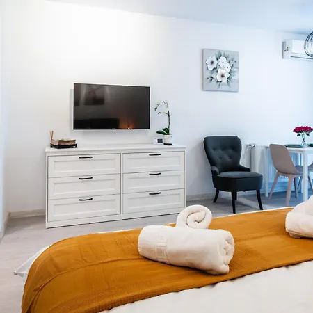 Hills - With Balcony & View Bucharest