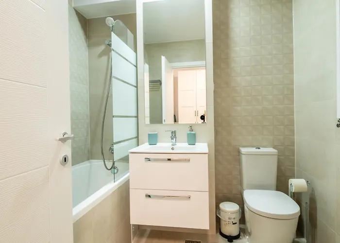 Hills - With Balcony & View * Bukarest