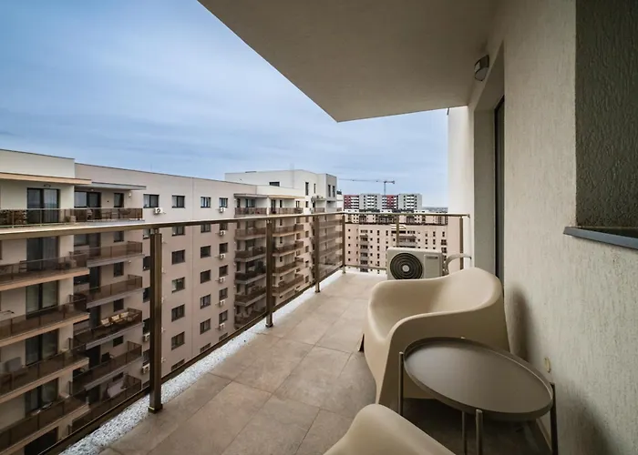 Hills - With Balcony & View * Bukarest