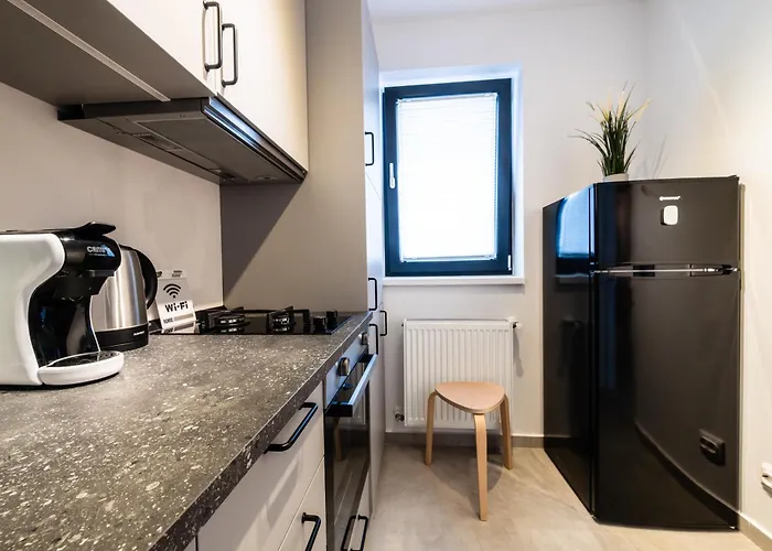 Hills - With Balcony & View Apartment Bukarest