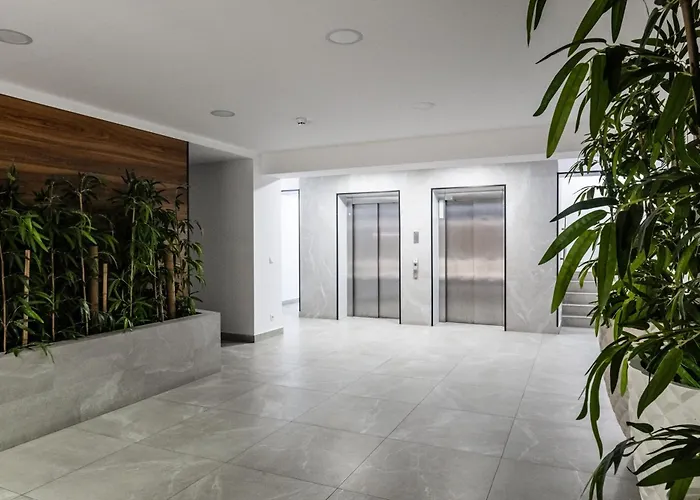 Apartament Hills - With Balcony & View