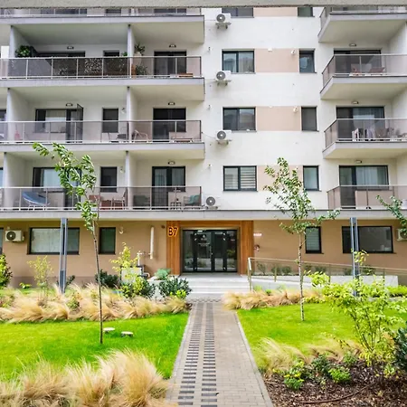 Hills - With Balcony & View Бухарест