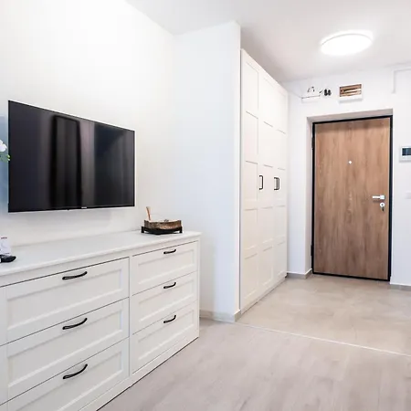 Apartment Hills - With Balcony & View Bukarest