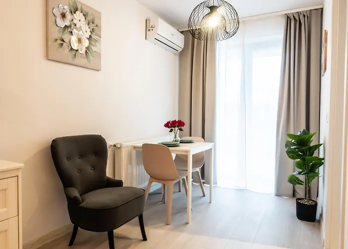 Hills - With Balcony & View Бухарест