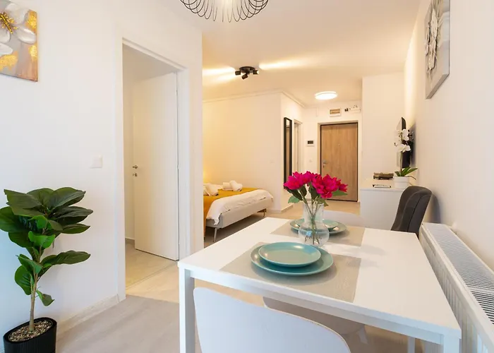 Hills - With Balcony & View *