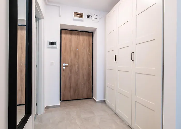 Hills - With Balcony & View Апартаменты *